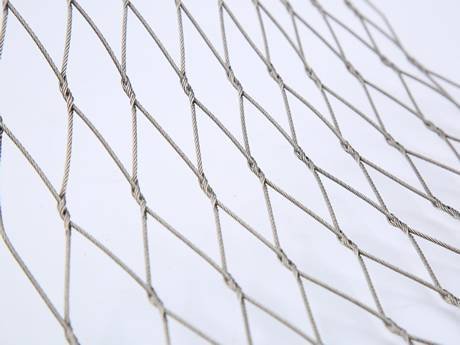 interwoven-wire-rope-fence