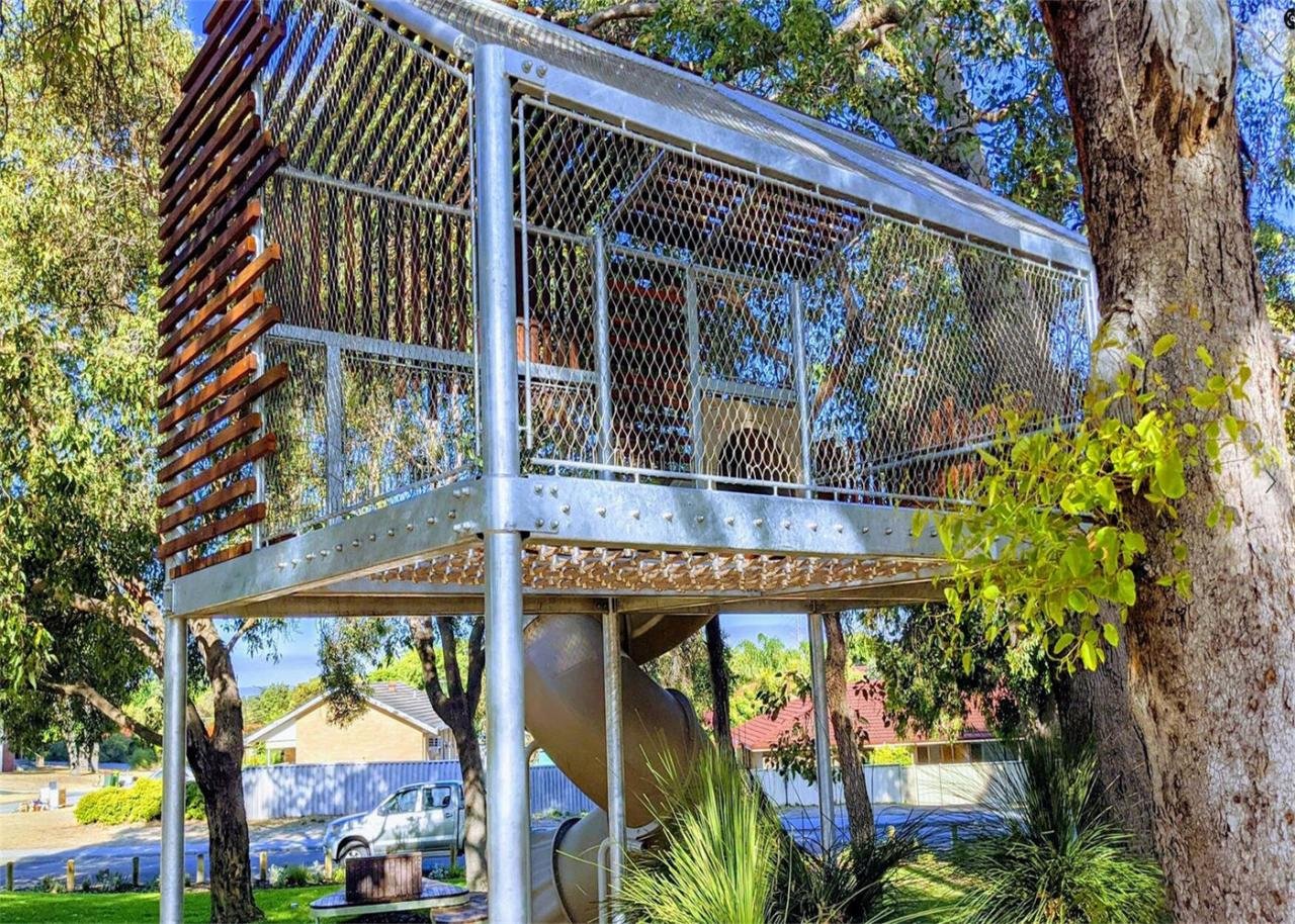 mesh for aviary